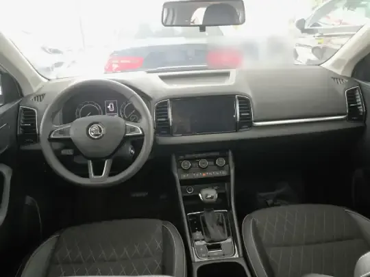 Skoda Karoq 2021 (23200 км)