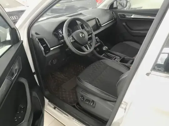 Skoda Karoq 2021 (23200 км)