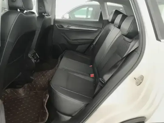 Skoda Karoq 2021 (23200 км)