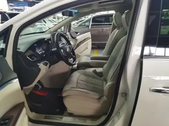 Buick GL8 2021 (110600 км)