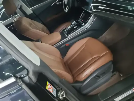 Audi Q8 2021 (93300 км)