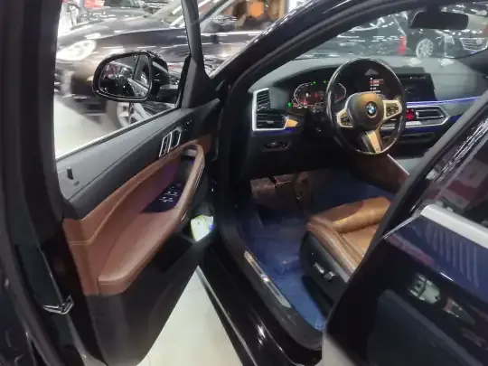 BMW X6 2021 (124800 км)
