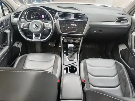 Volkswagen Tiguan L 2021 (98200 км)
