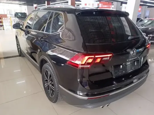 Volkswagen Tiguan L 2021 (60100 км)