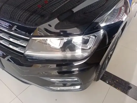 Volkswagen Tiguan L 2021 (60100 км)