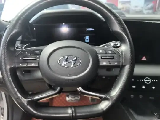 Hyundai Elantra 2021 (38400 км)