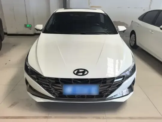 Hyundai Elantra 2021 (38400 км)