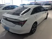Hyundai Elantra 2021 (38400 км)