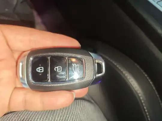 Hyundai Elantra 2021 (75700 км)
