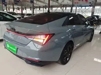 Hyundai Elantra 2021 (75700 км)