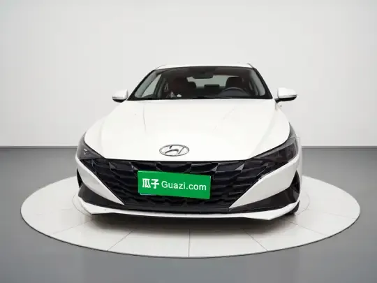 Hyundai Elantra 2021 (39600 км)