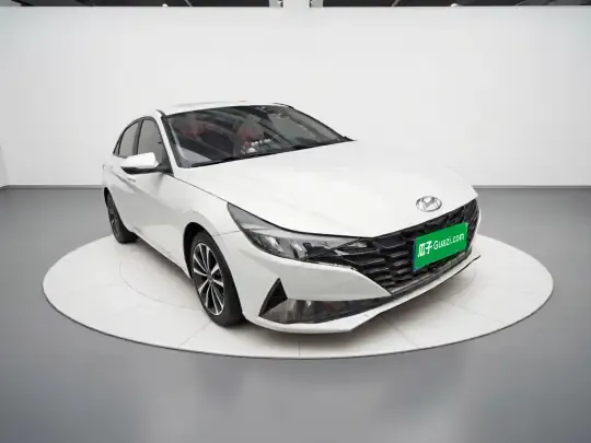 Hyundai Elantra 2021 (39600 км)