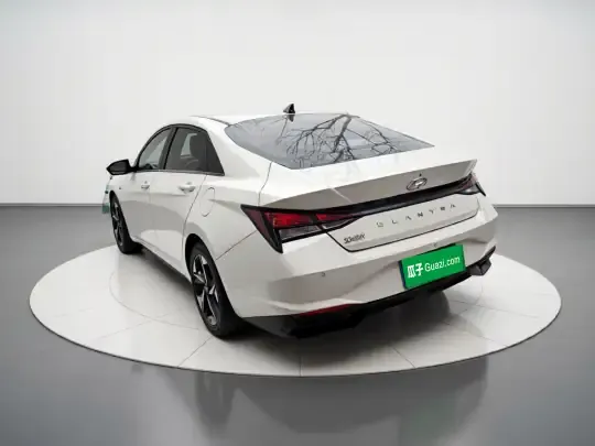 Hyundai Elantra 2021 (39600 км)