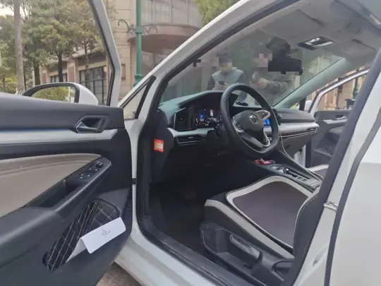 Volkswagen Golf 2021 (29500 км)