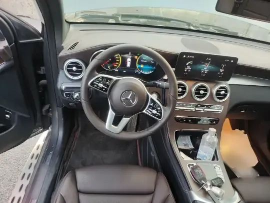 Mercedes-Benz GLC 2021 (65100 км)