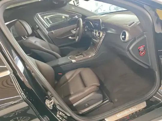 Mercedes-Benz GLC 2021 (27800 км)