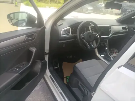 Volkswagen T-ROC 2021 (44900 км)