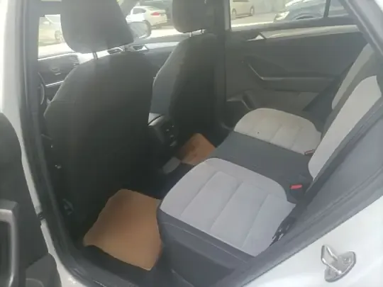 Volkswagen T-ROC 2021 (44900 км)