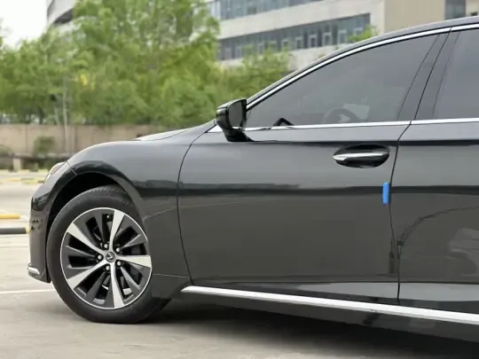 Lexus LS 2021 (88200 км)