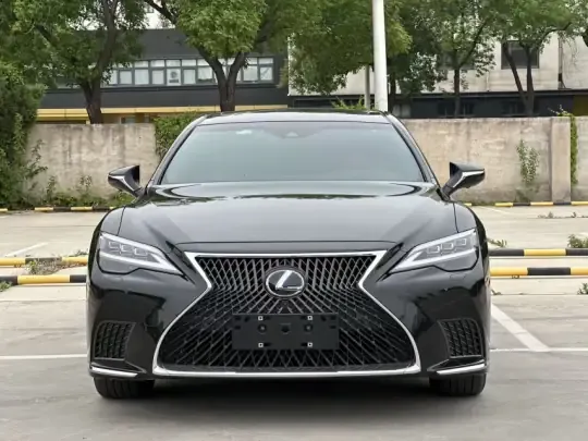 Lexus LS 2021 (88200 км)
