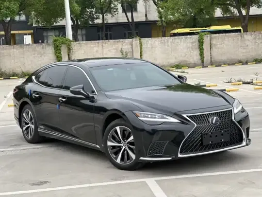 Lexus LS 2021 (88200 км)