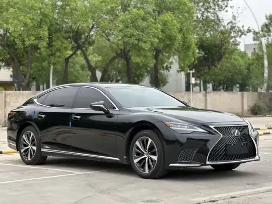 Lexus LS 2021 (88200 км)