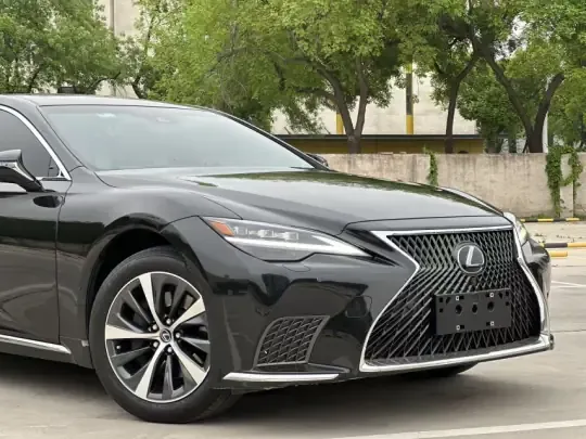 Lexus LS 2021 (88200 км)