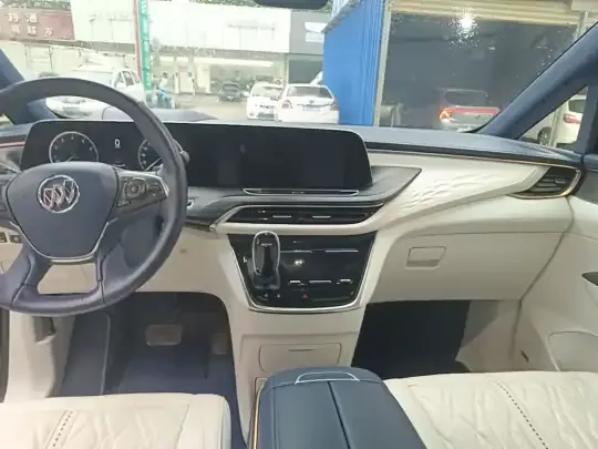 Buick GL8 2021 (48400 км)