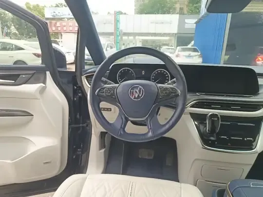 Buick GL8 2021 (48400 км)