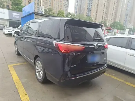 Buick GL8 2021 (48400 км)