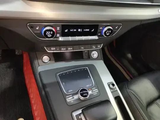 Audi Q5L 2020 (149600 км)