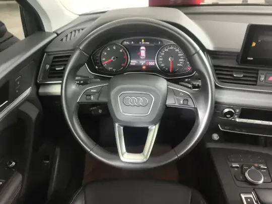 Audi Q5L 2020 (85100 км)