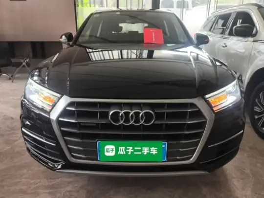 Audi Q5L 2020 (85100 км)