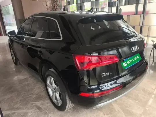 Audi Q5L 2020 (85100 км)
