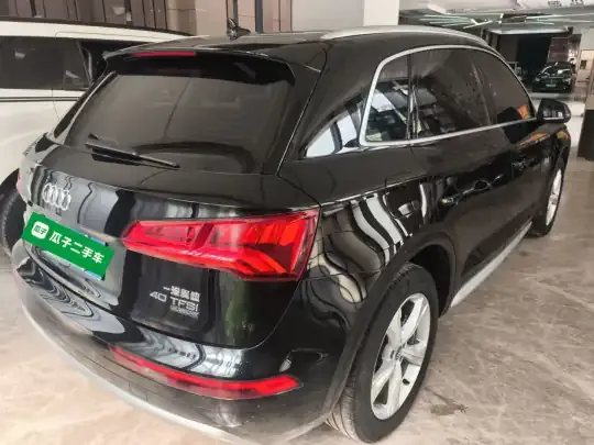 Audi Q5L 2020 (85100 км)