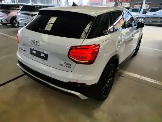 Audi Q2L 2021 (72300 км)
