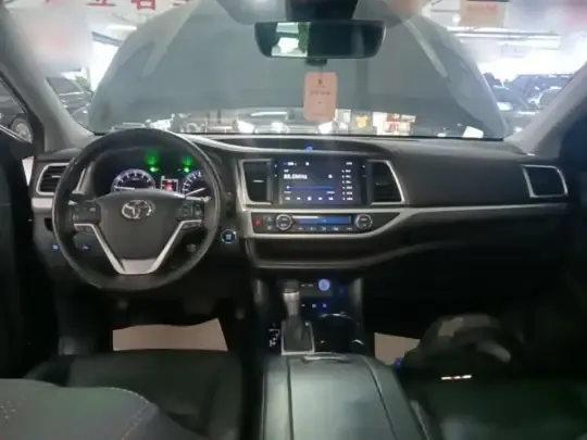 Toyota Highlander 2021 (25000 км)