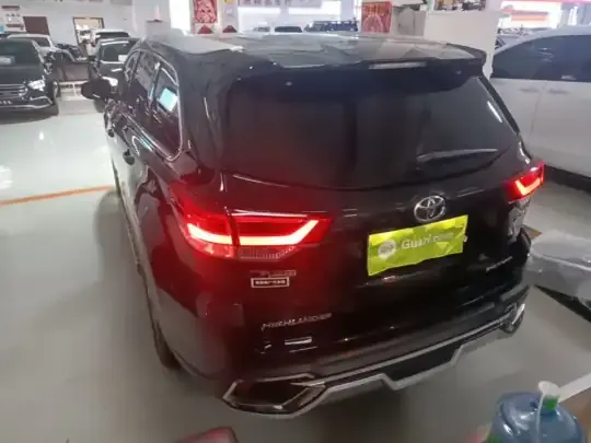 Toyota Highlander 2021 (25000 км)