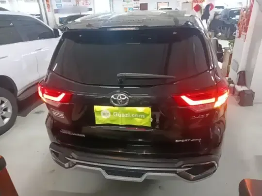 Toyota Highlander 2021 (25000 км)