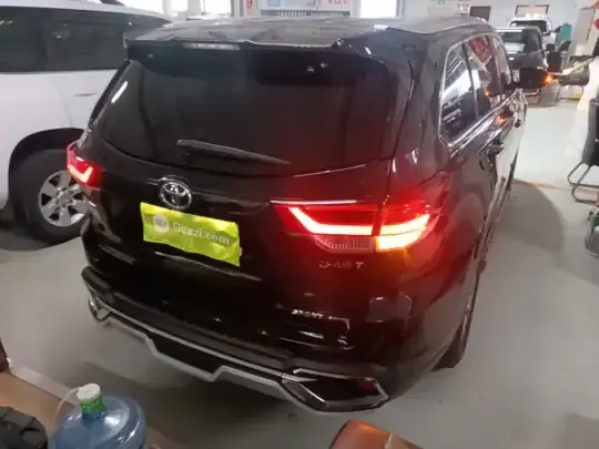 Toyota Highlander 2021 (25000 км)