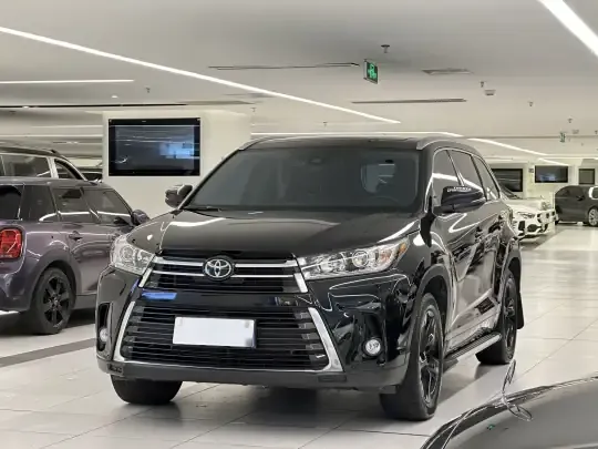 Toyota Highlander 2021 (35700 км)