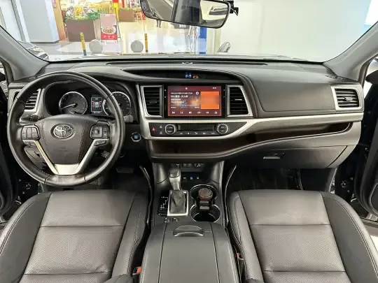 Toyota Highlander 2021 (35700 км)