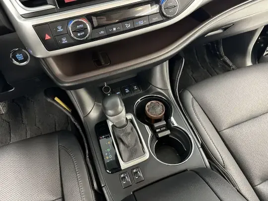 Toyota Highlander 2021 (35700 км)