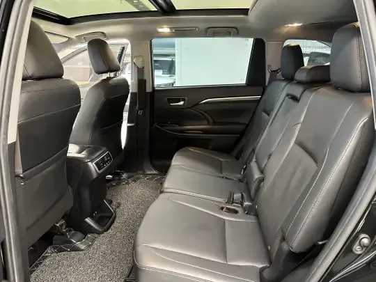Toyota Highlander 2021 (35700 км)