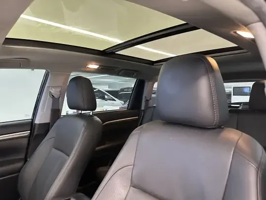 Toyota Highlander 2021 (35700 км)