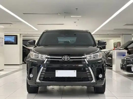 Toyota Highlander 2021 (35700 км)
