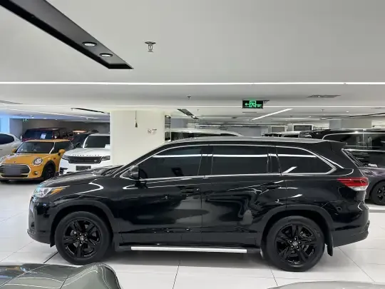Toyota Highlander 2021 (35700 км)