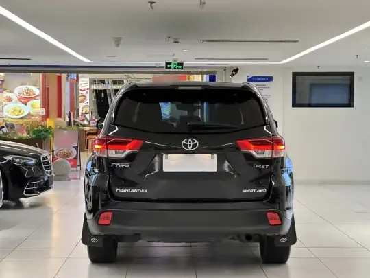 Toyota Highlander 2021 (35700 км)