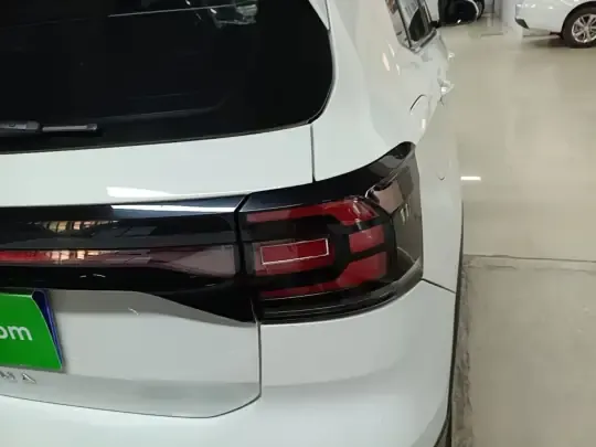 Volkswagen Tacqua 2021 (85700 км)