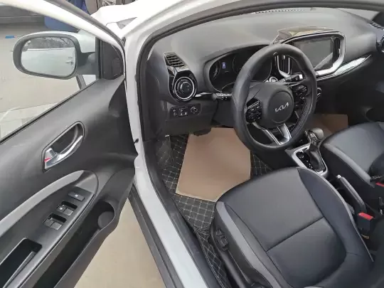 Kia kx1 Stonic 2021 (10200 км)